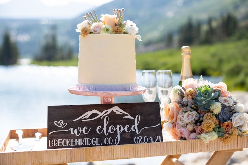 colorado-elopement-cake