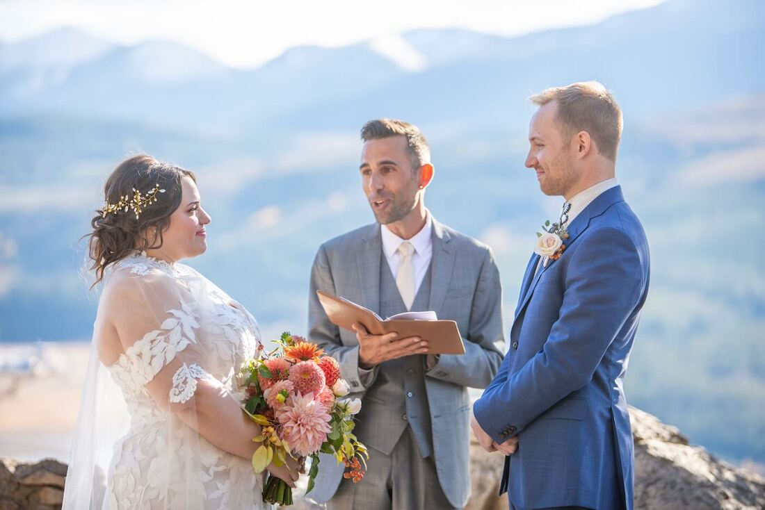 micro-wedding-ceremony