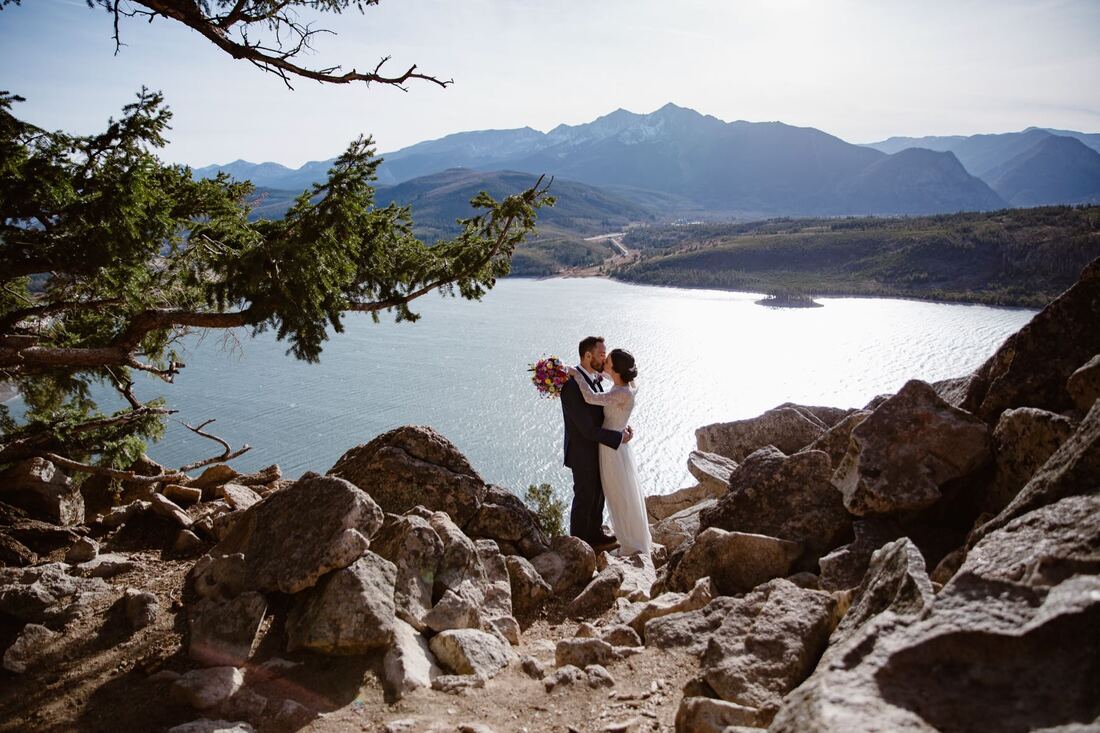 micro wedding in Colorado