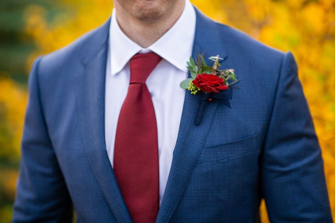 colorado elopement boutonniere