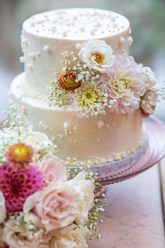 small-wedding-cake