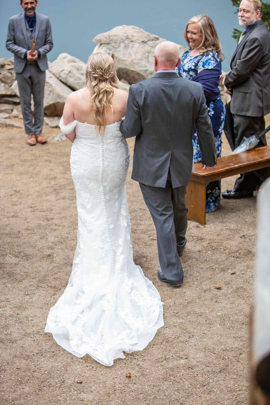 micro-wedding-entrance