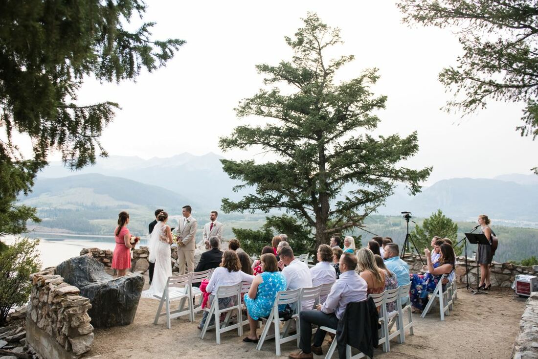 bride groom first look