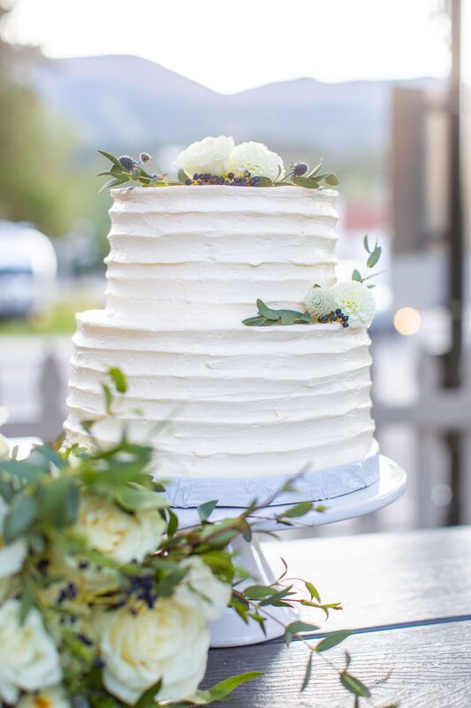 small-wedding-cake